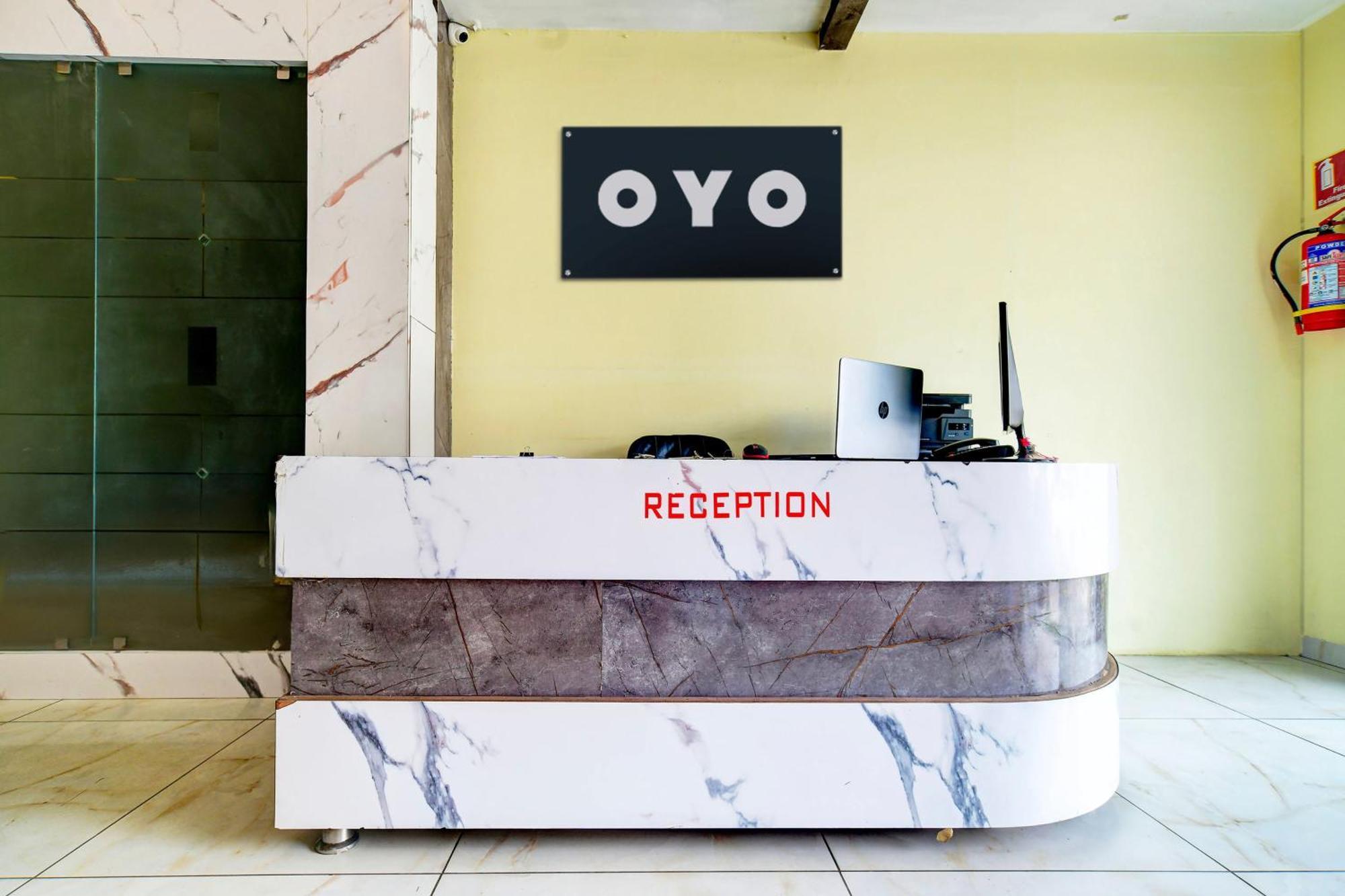 Hotel O Svl Inn Indore Exteriör bild